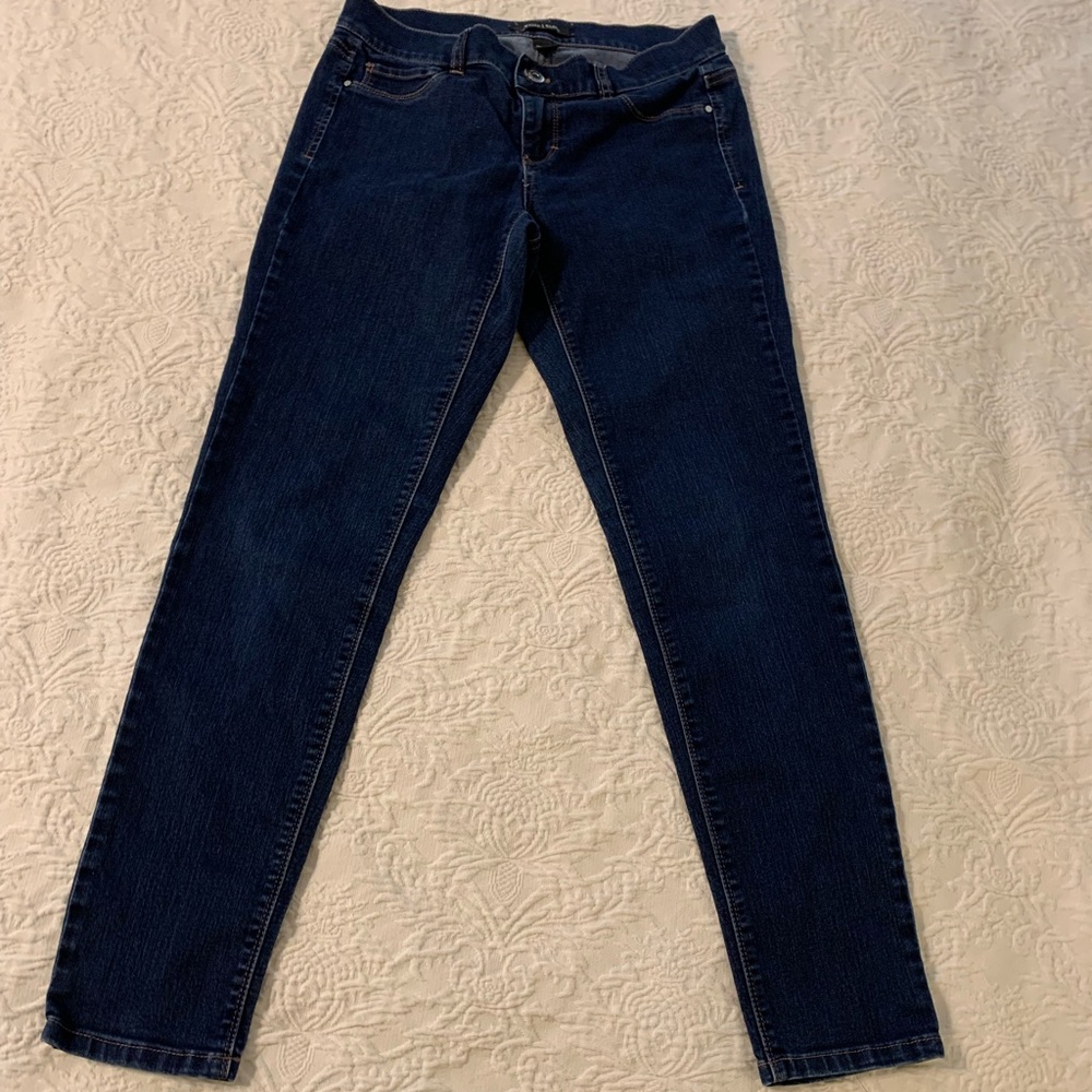 White House Black Market Skinny Leg Jeans small